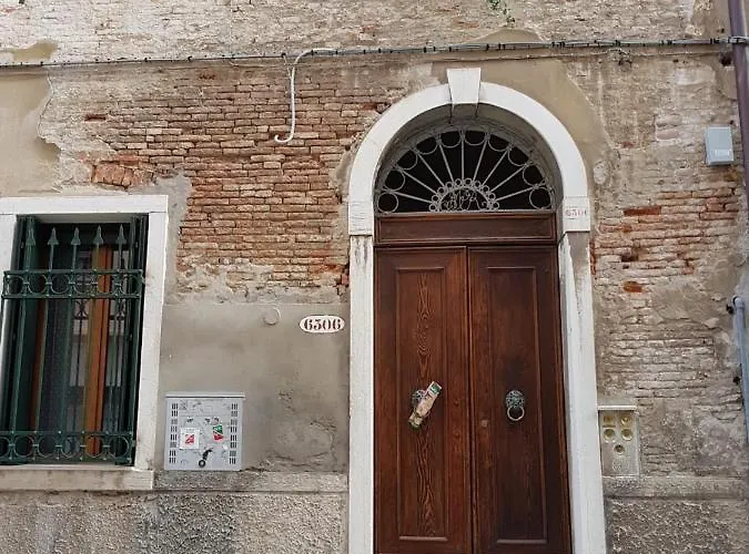 Residenza Emilia Апартаменты Венеция